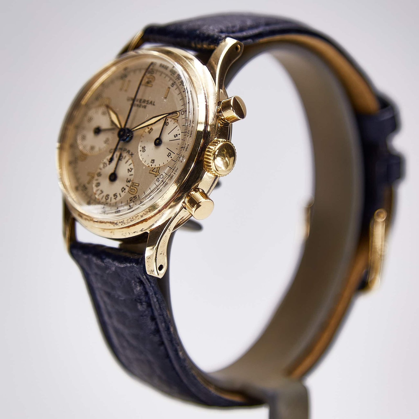 Universal Genève Compax Chronograph (52215) - Image 3