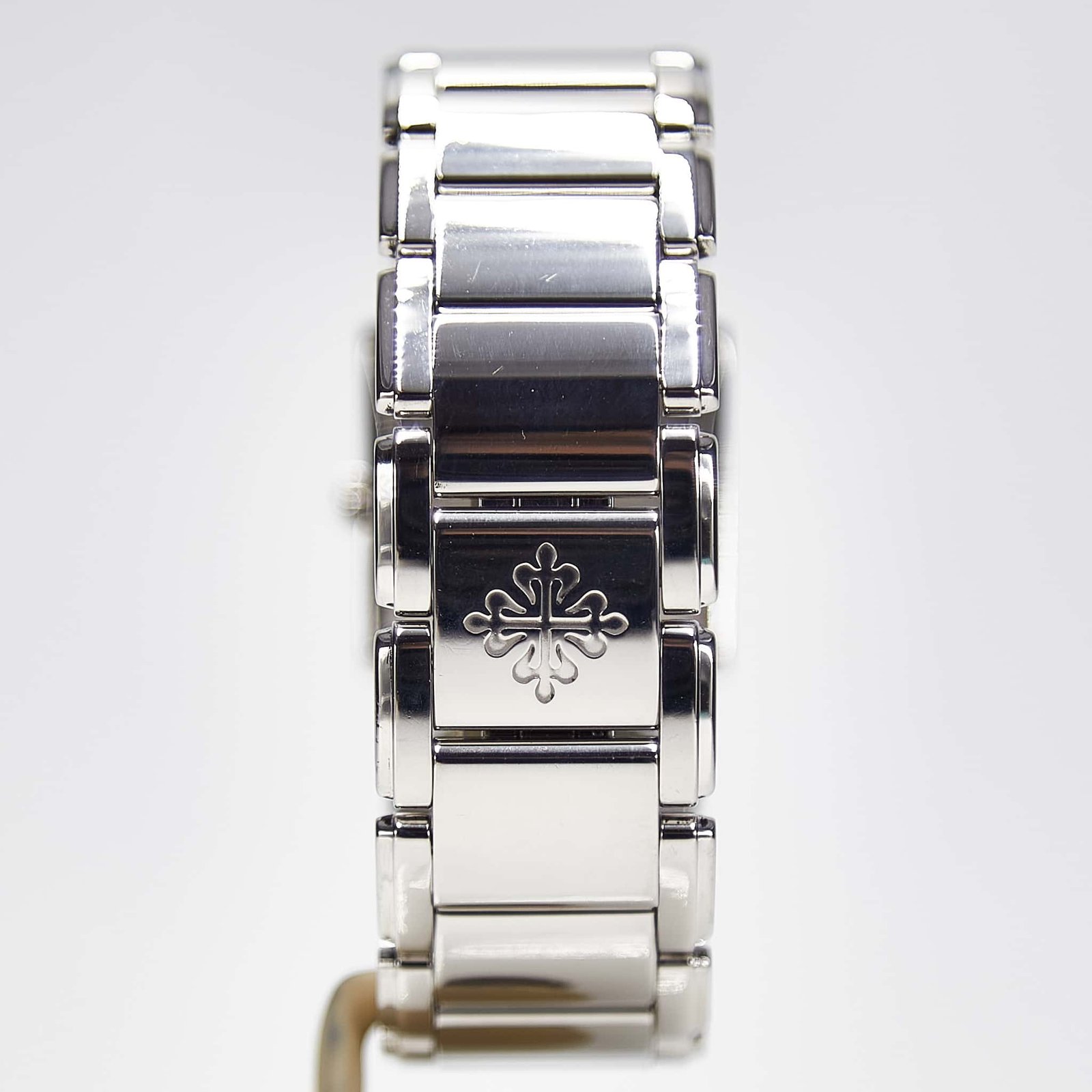 Patek Philippe Twenty-4 (4910/1200A-001) - Image 4