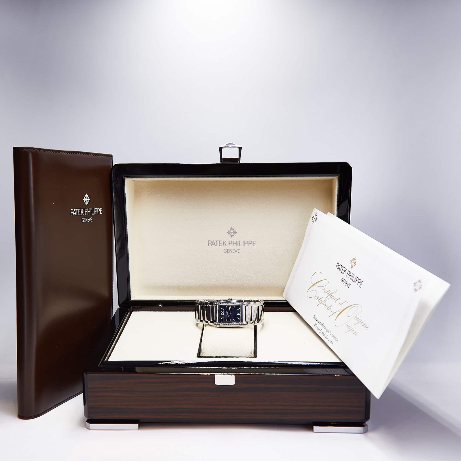 Patek Philippe Twenty-4 (4910/1200A-001) - Image 6